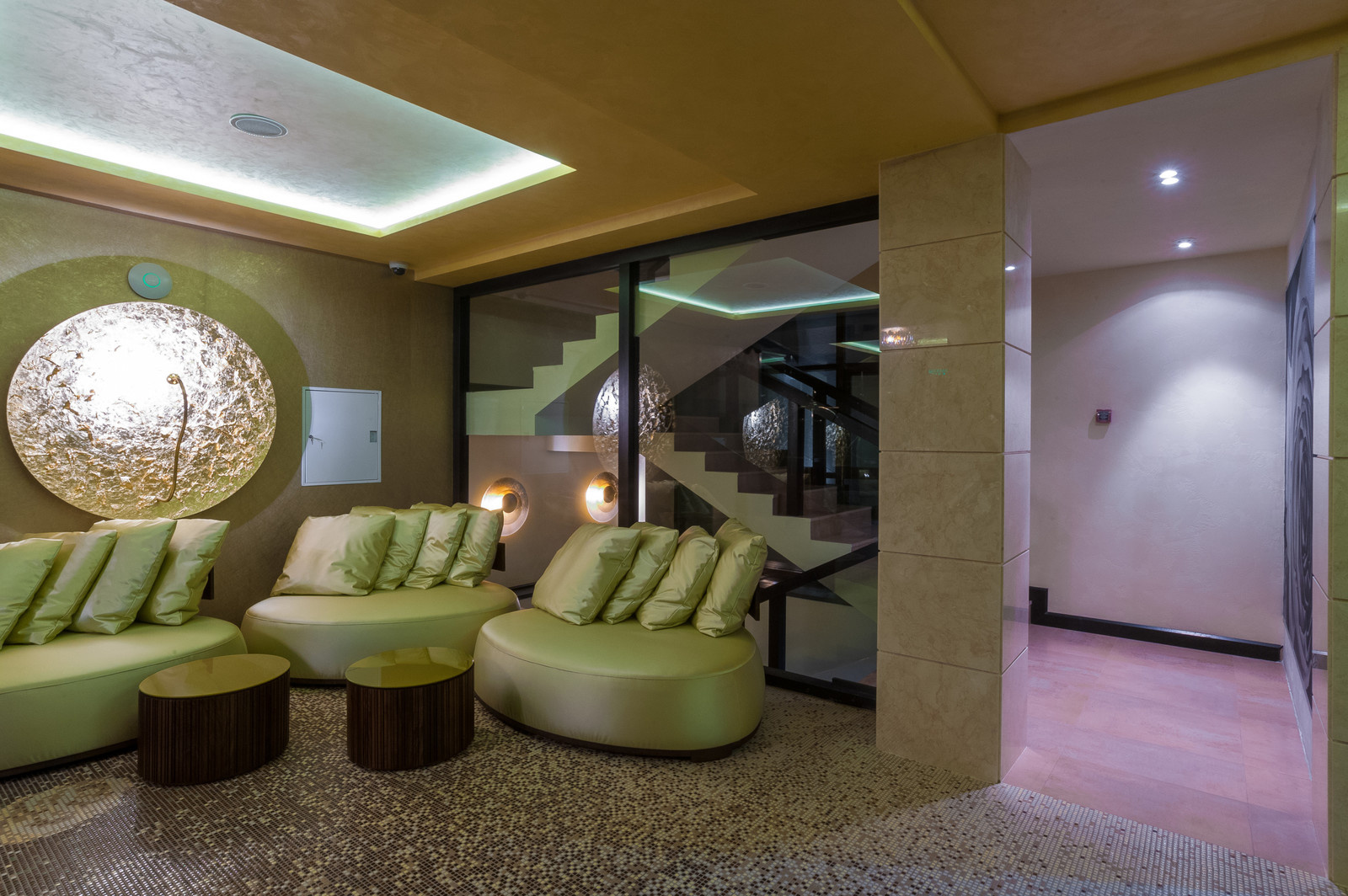 ОТЕЛЬ "ADRIANO"