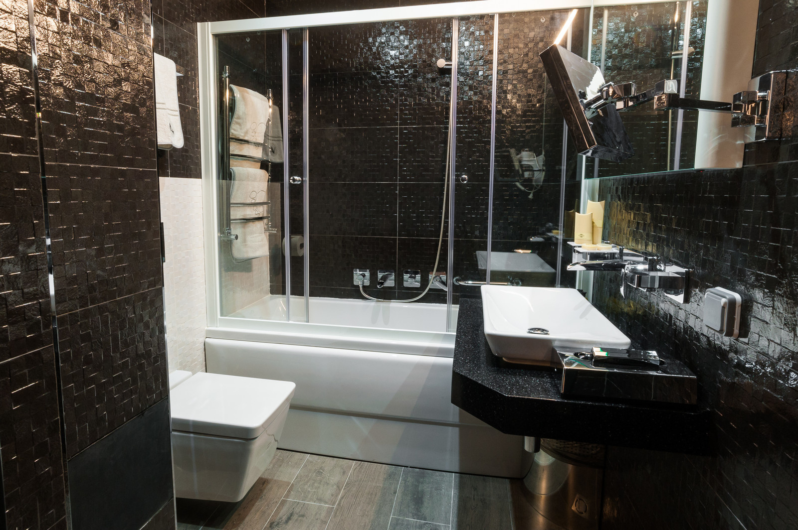 ОТЕЛЬ "ADRIANO"