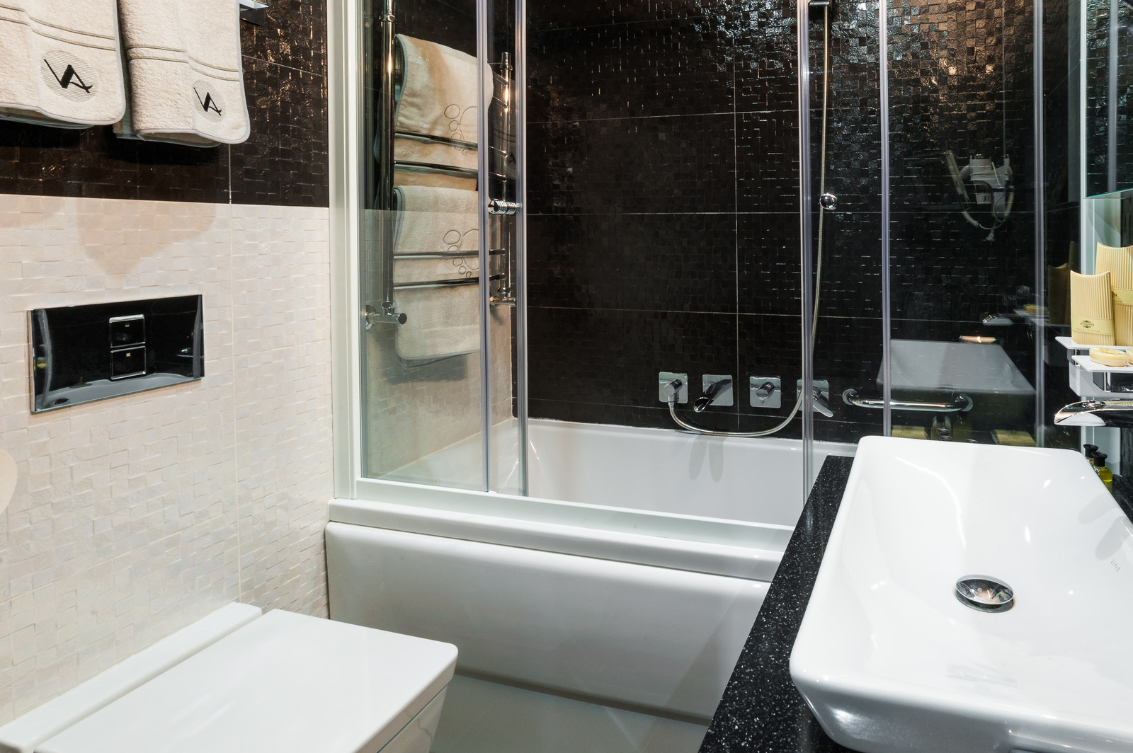 ОТЕЛЬ "ADRIANO"