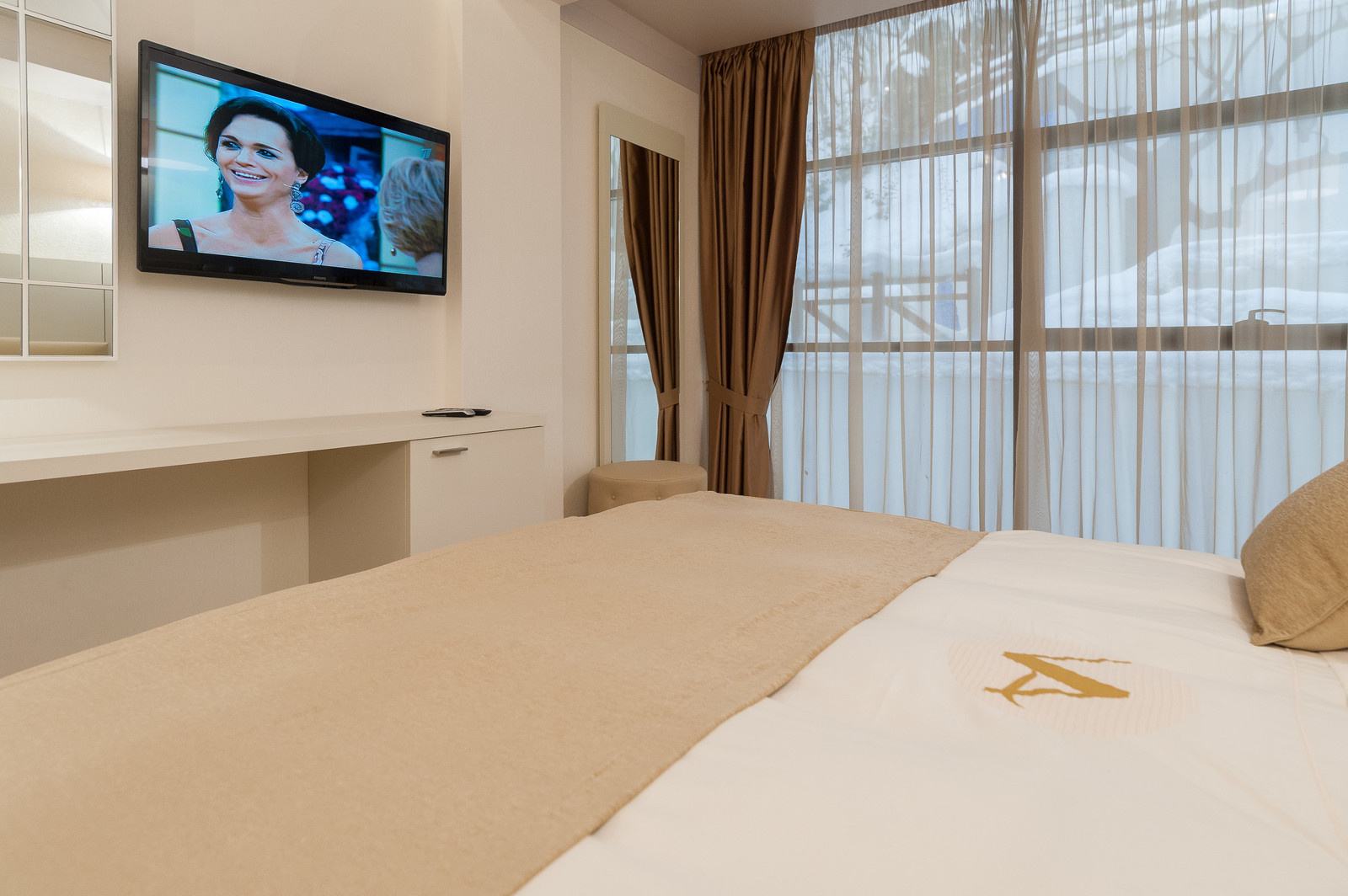 Обложка проекта: ОТЕЛЬ "ADRIANO"