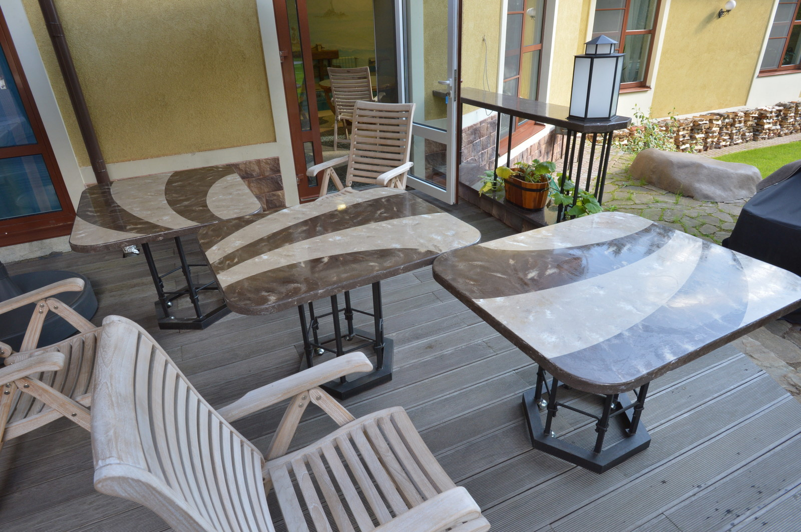 Оформление терассы перед бассейном в Колтушах.