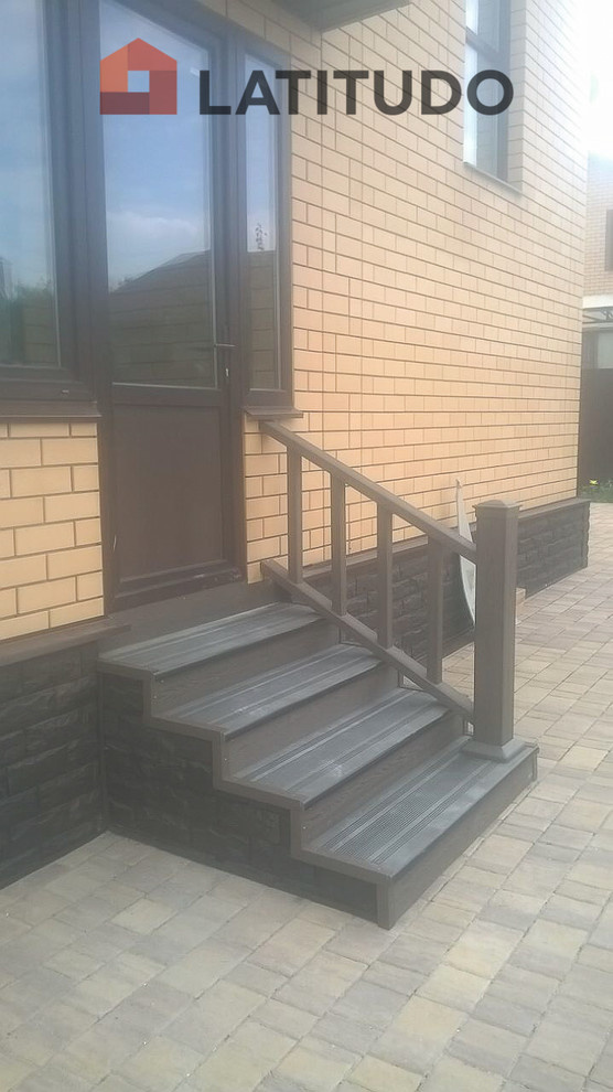 Входная группа из ДПК