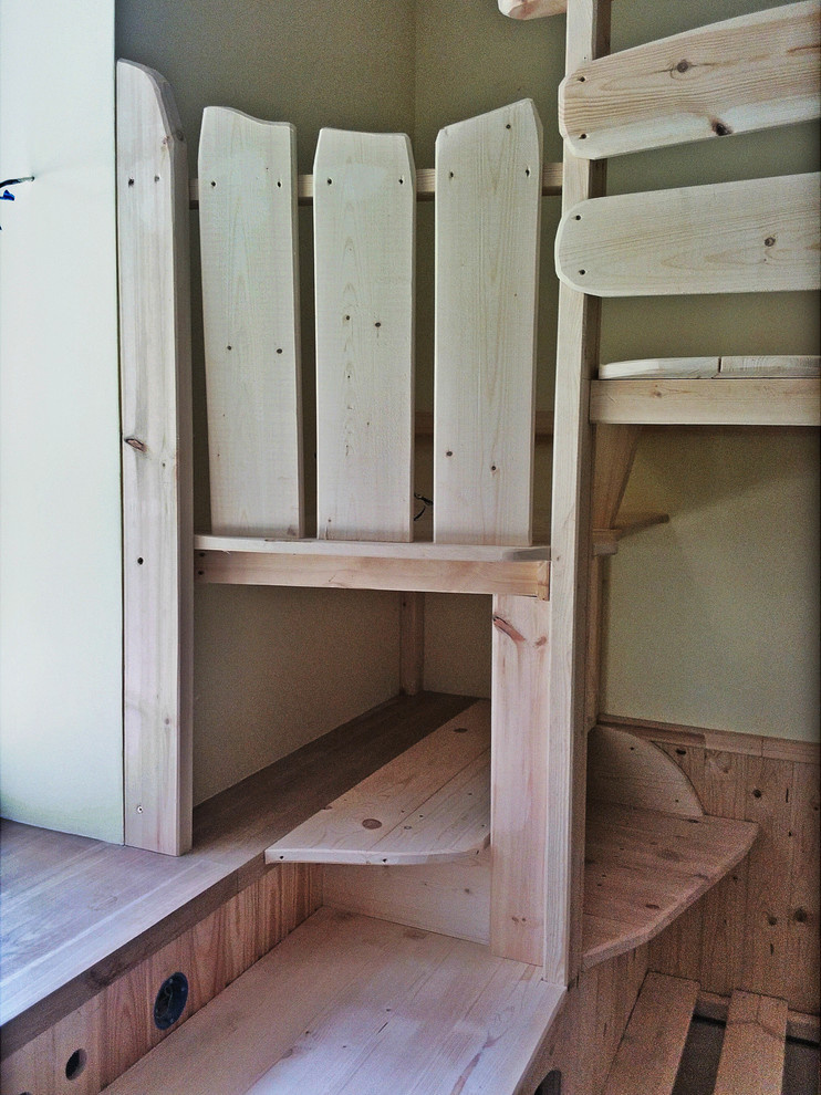 Детская. Загородное домовладение из двух сообщающихся коттеджей.