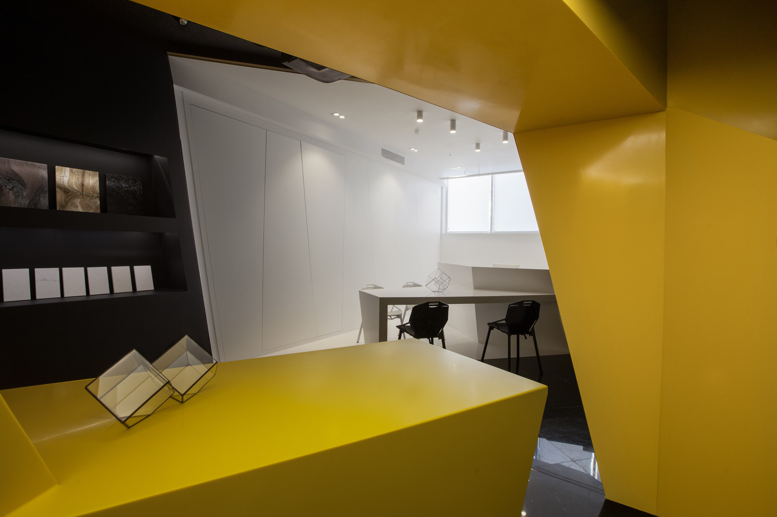 Шоурум InterQuartz в ArtPlay