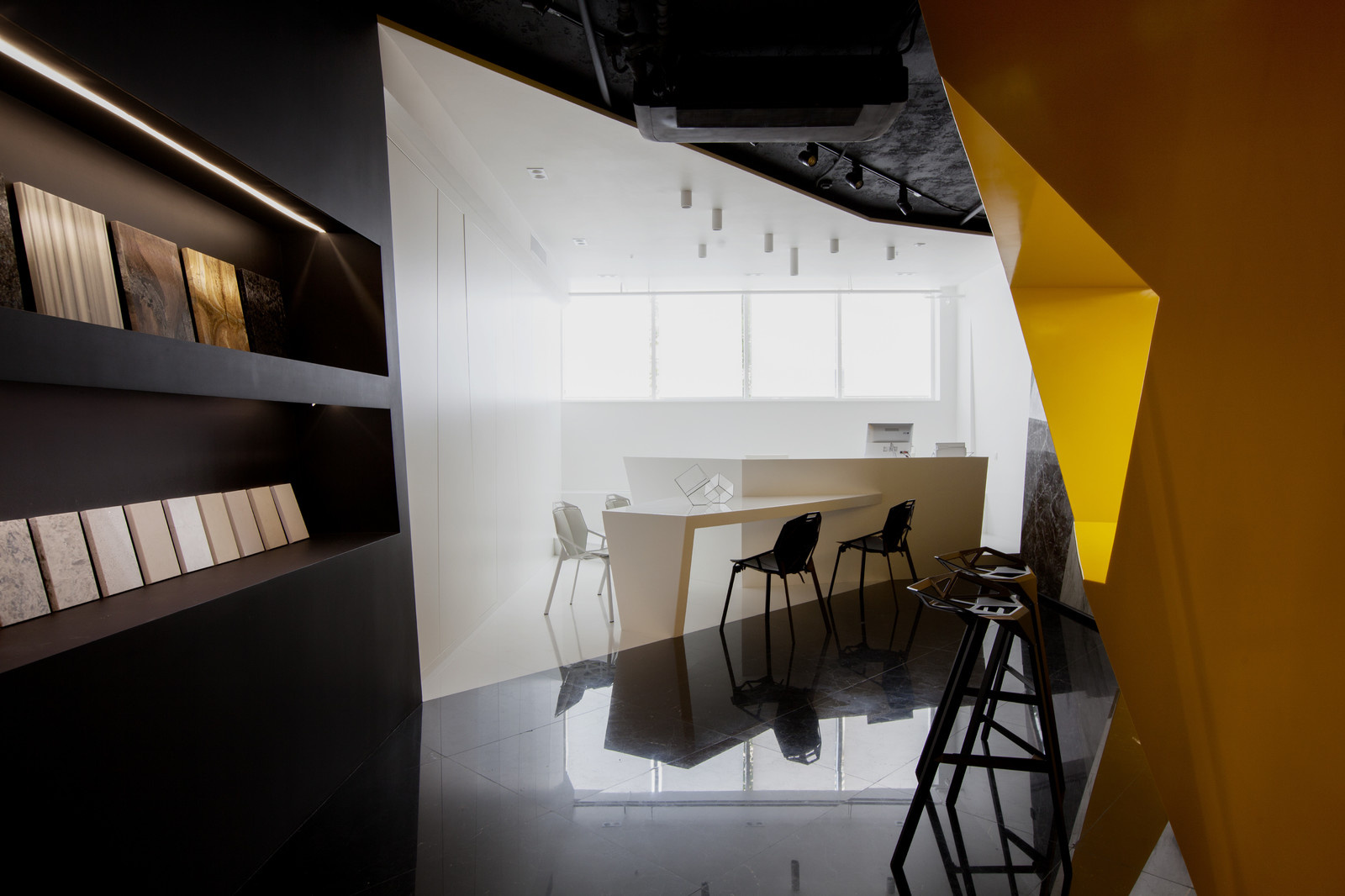 Шоурум InterQuartz в ArtPlay