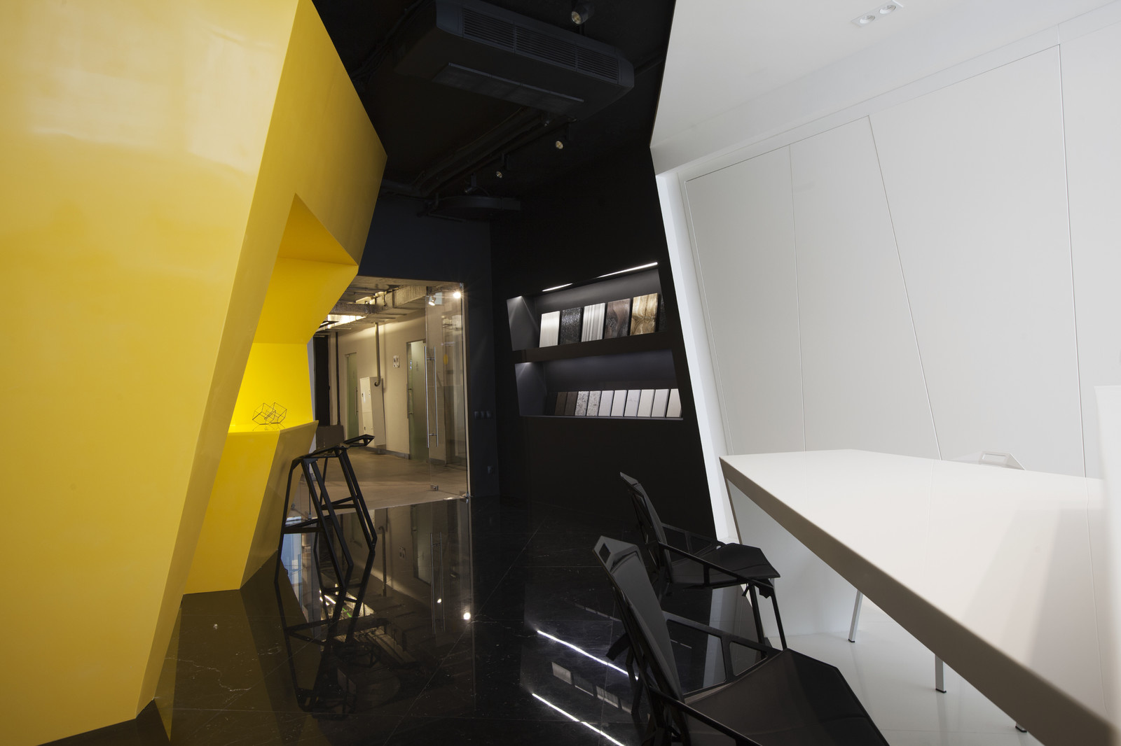 Шоурум InterQuartz в ArtPlay