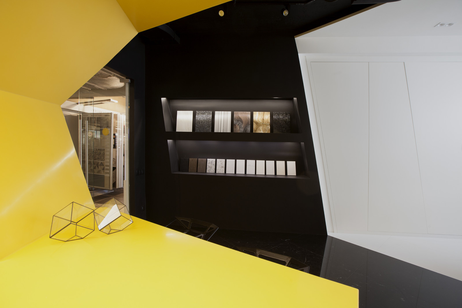 Шоурум InterQuartz в ArtPlay