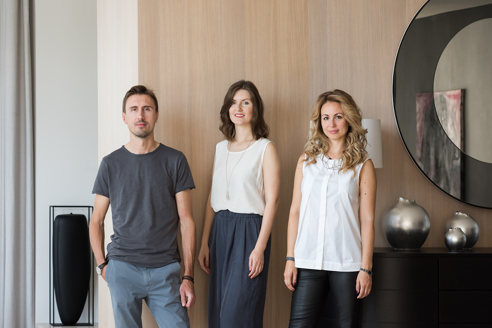 Интерьеры загородного дома в поселке Монтевиль