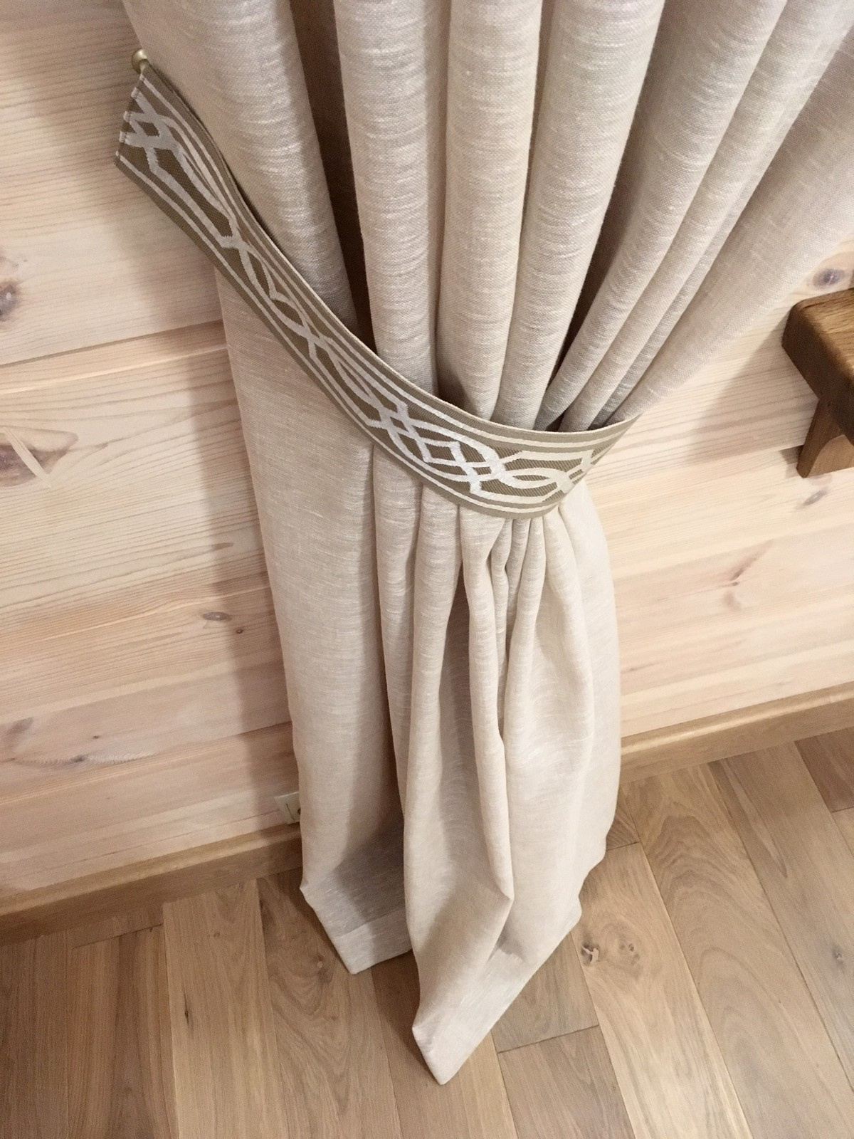 Обложка проекта: Шторы в деревянном доме КП Павлово-2