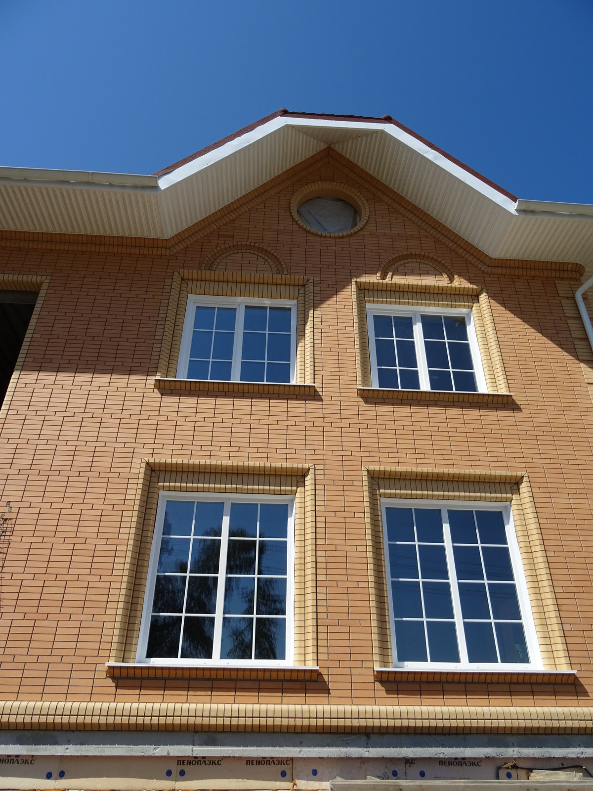 Частные дома из голицынского кирпича