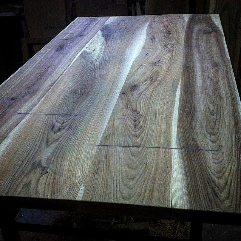 Столы и столешницы из вяза