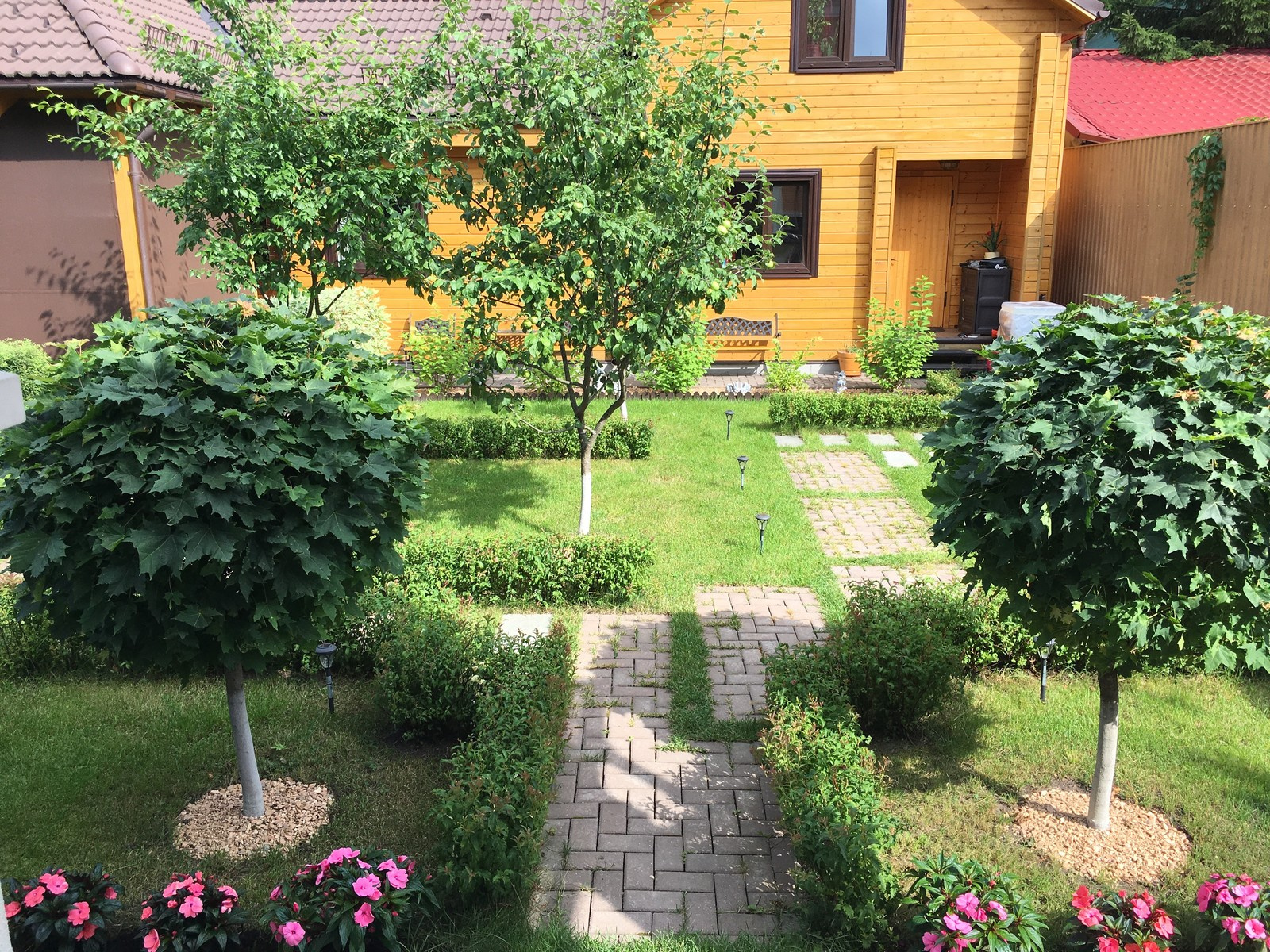 Дворик на 2-х сотках