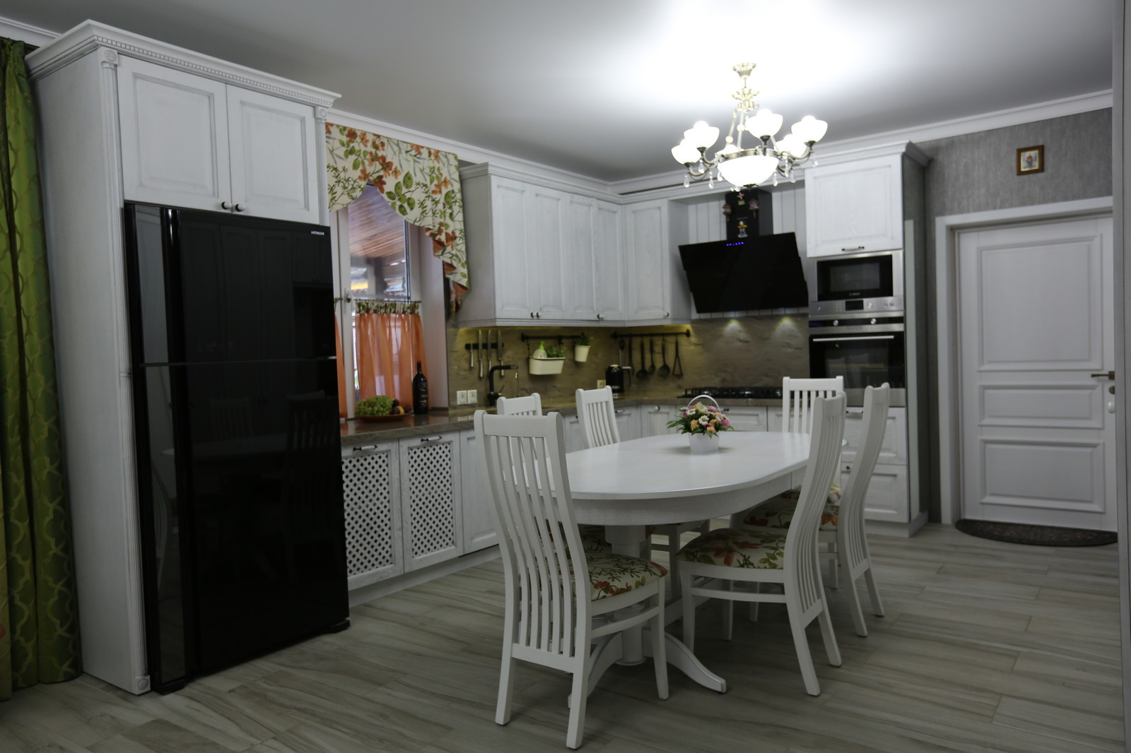 Кухня и мебель  для  частного дома