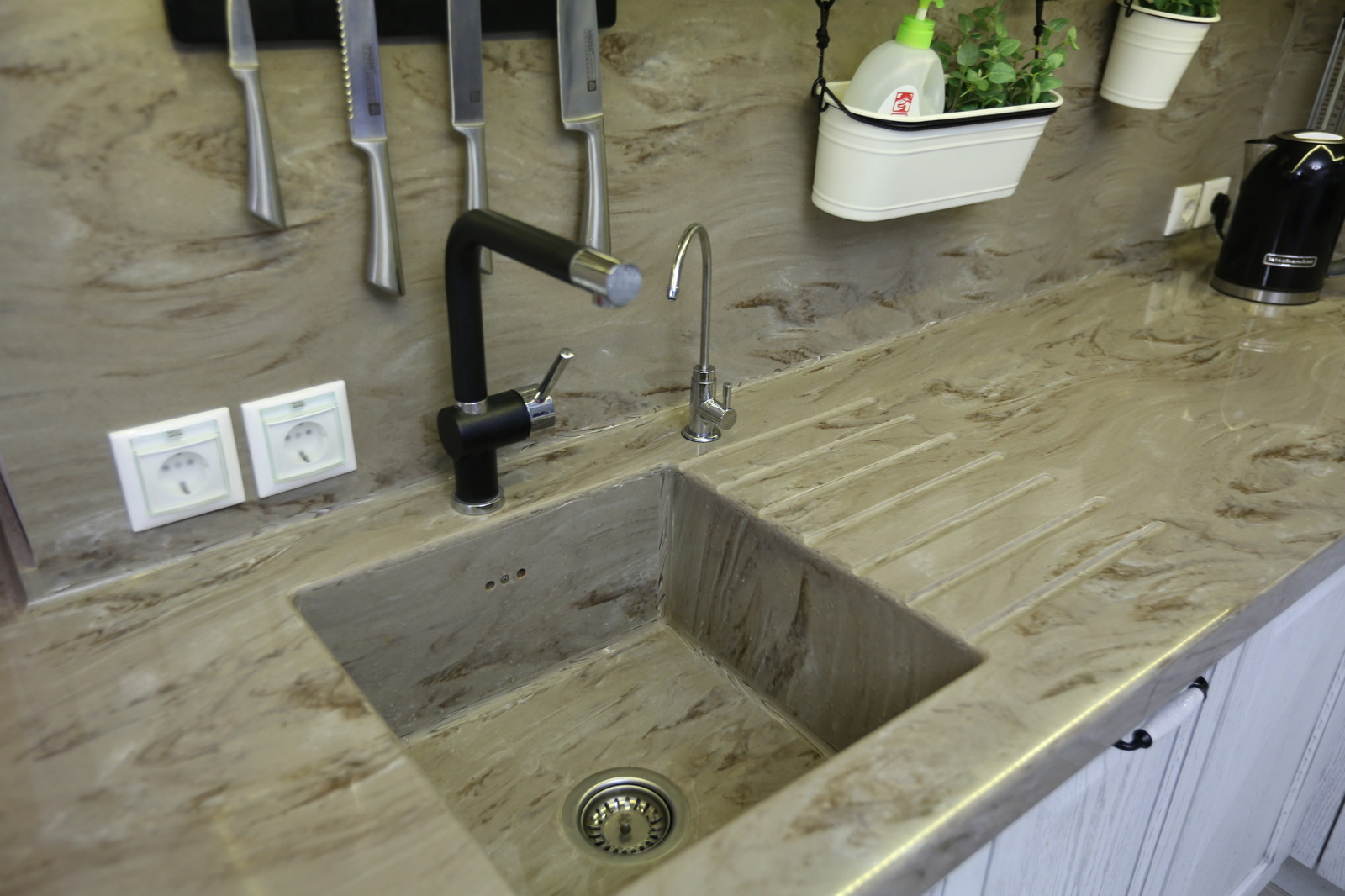 Обложка проекта: Кухня и мебель  для  частного дома