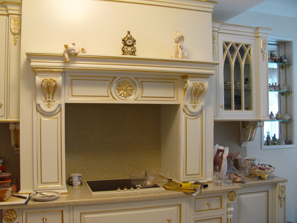 кухня сделана в Италии. Некоторые элементы выполнены по нашим эскизам