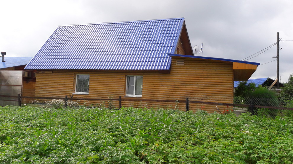 Фамильная усадьба: дом, баня, беседка, курятник