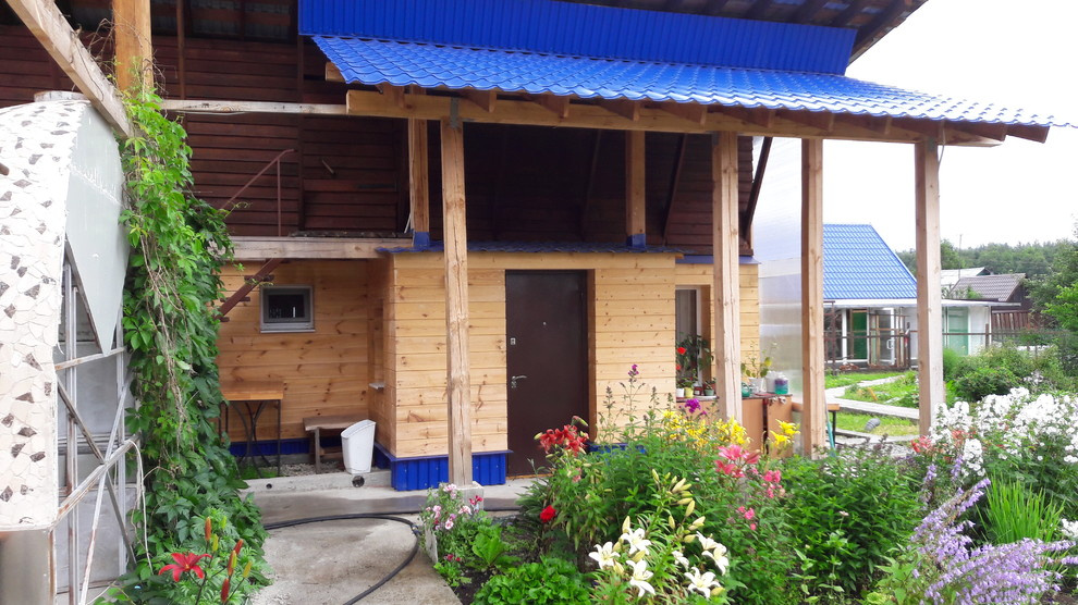 Фамильная усадьба: дом, баня, беседка, курятник