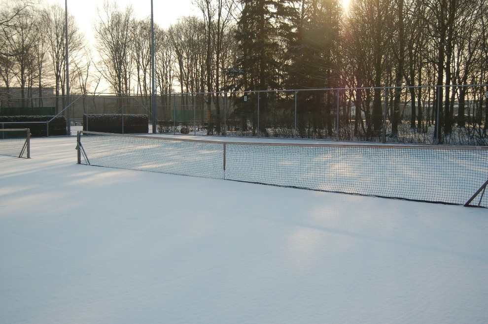 Теннисный корт