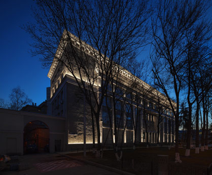 Архитектурная подсветка поликлиники