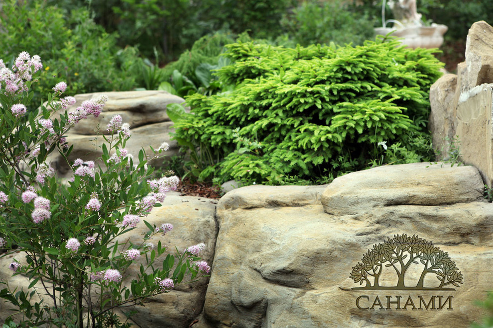 Участок со склоном и видом на залив