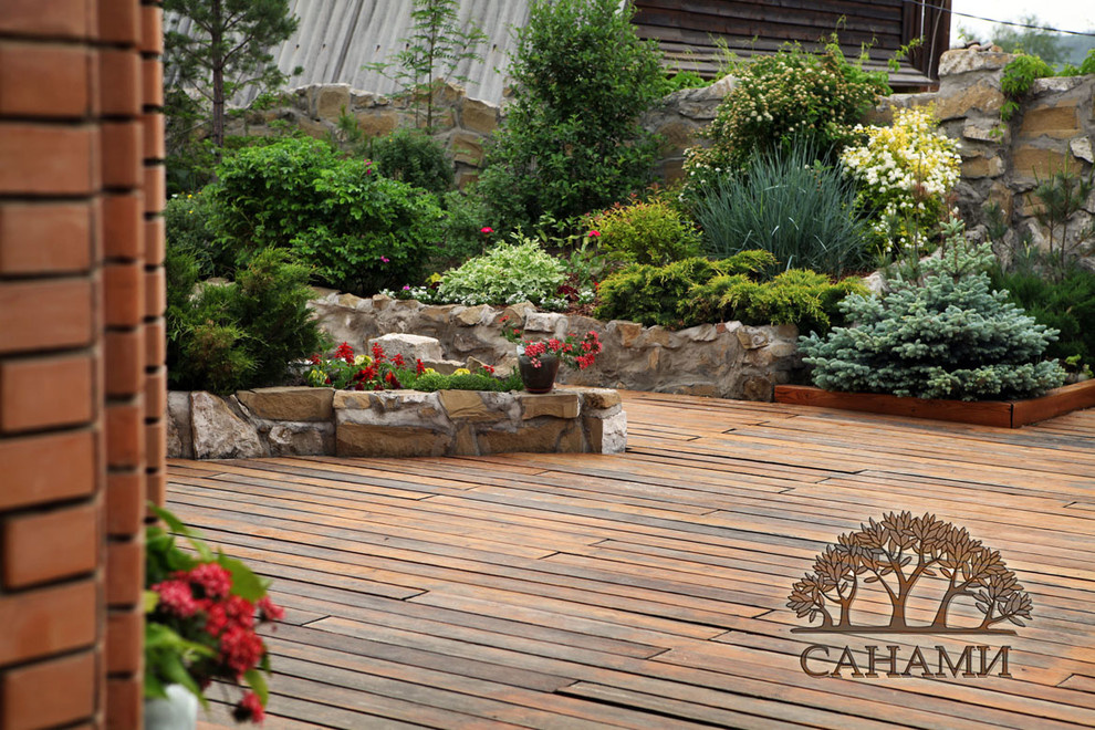 Участок со склоном и видом на залив