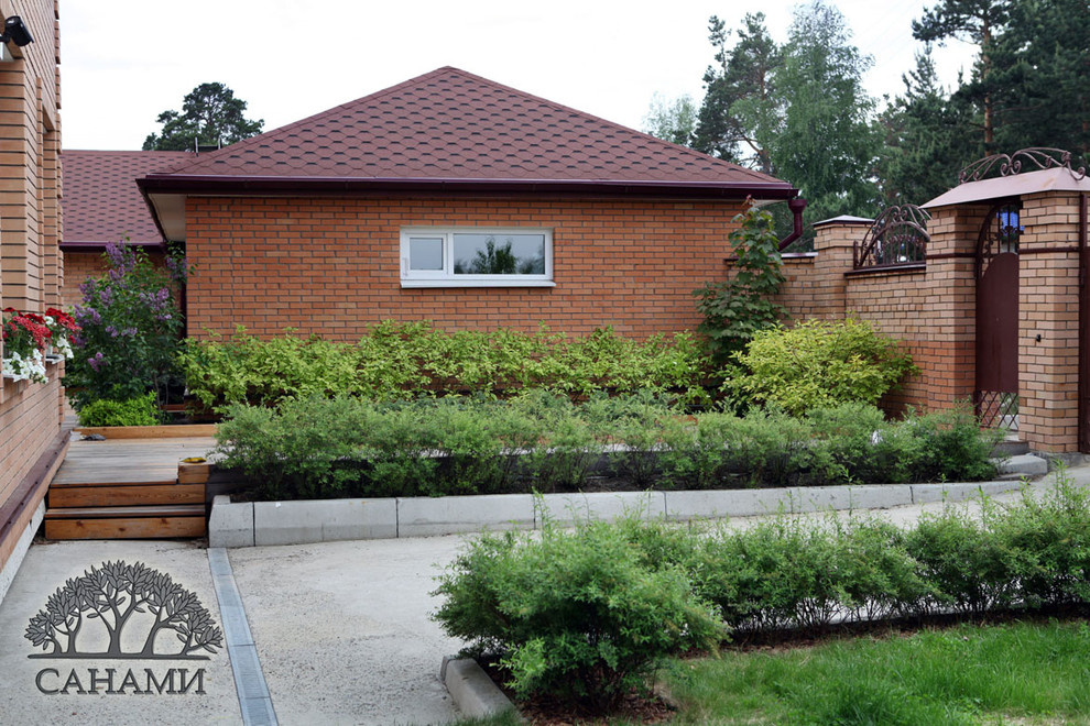 Участок со склоном и видом на залив