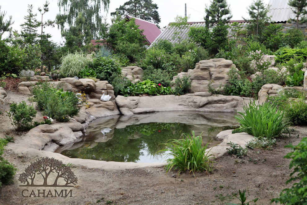 Участок со склоном и видом на залив