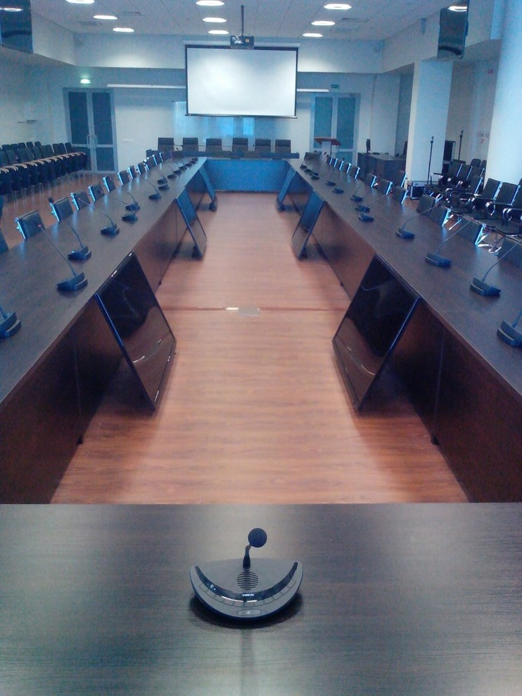 Монтаж камер, ВКС-системы, лекторских комнат, интерактивных доков и тд