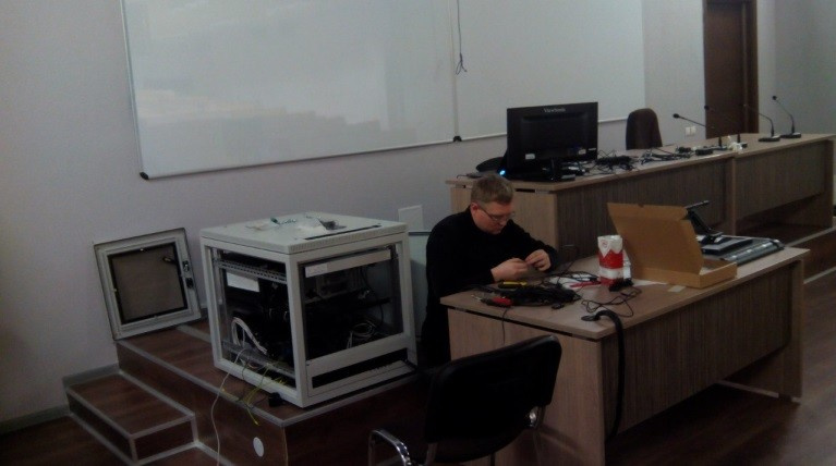 Монтаж камер, ВКС-системы, лекторских комнат, интерактивных доков и тд