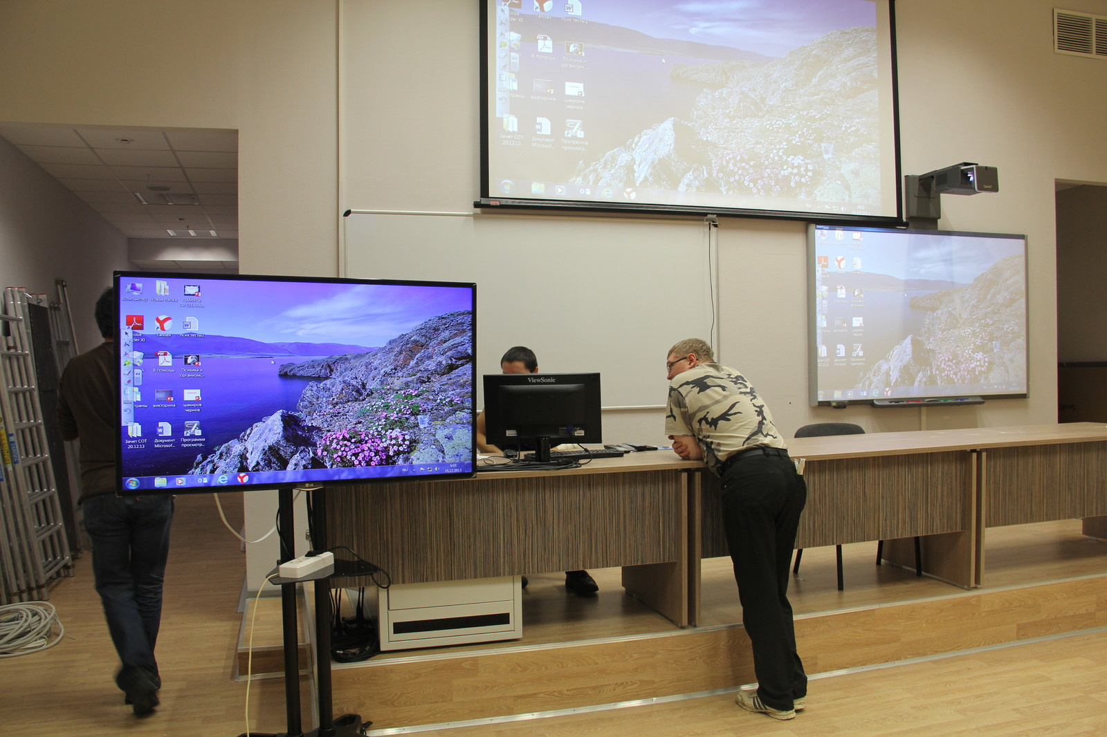 Обложка проекта: Монтаж камер, ВКС-системы, лекторских комнат, интерактивных досок и тд