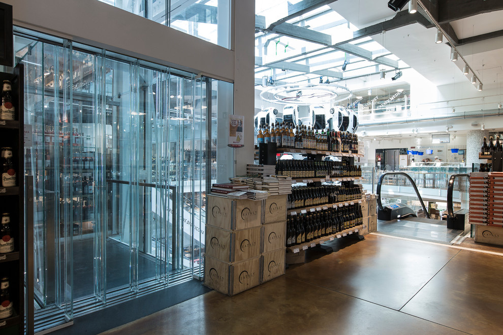 Лифт в супермаркет EATALY - MILAN, ITALY