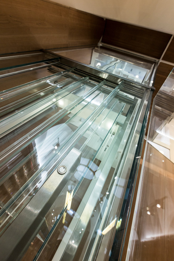 Панорамный лифт для книжного магазина RIZZOLI BOOKSTORE - MILAN, ITALY