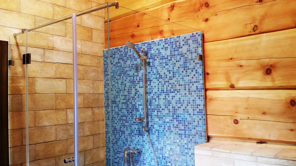 Калачево. Стеклянные ограждения в ванных комнатах