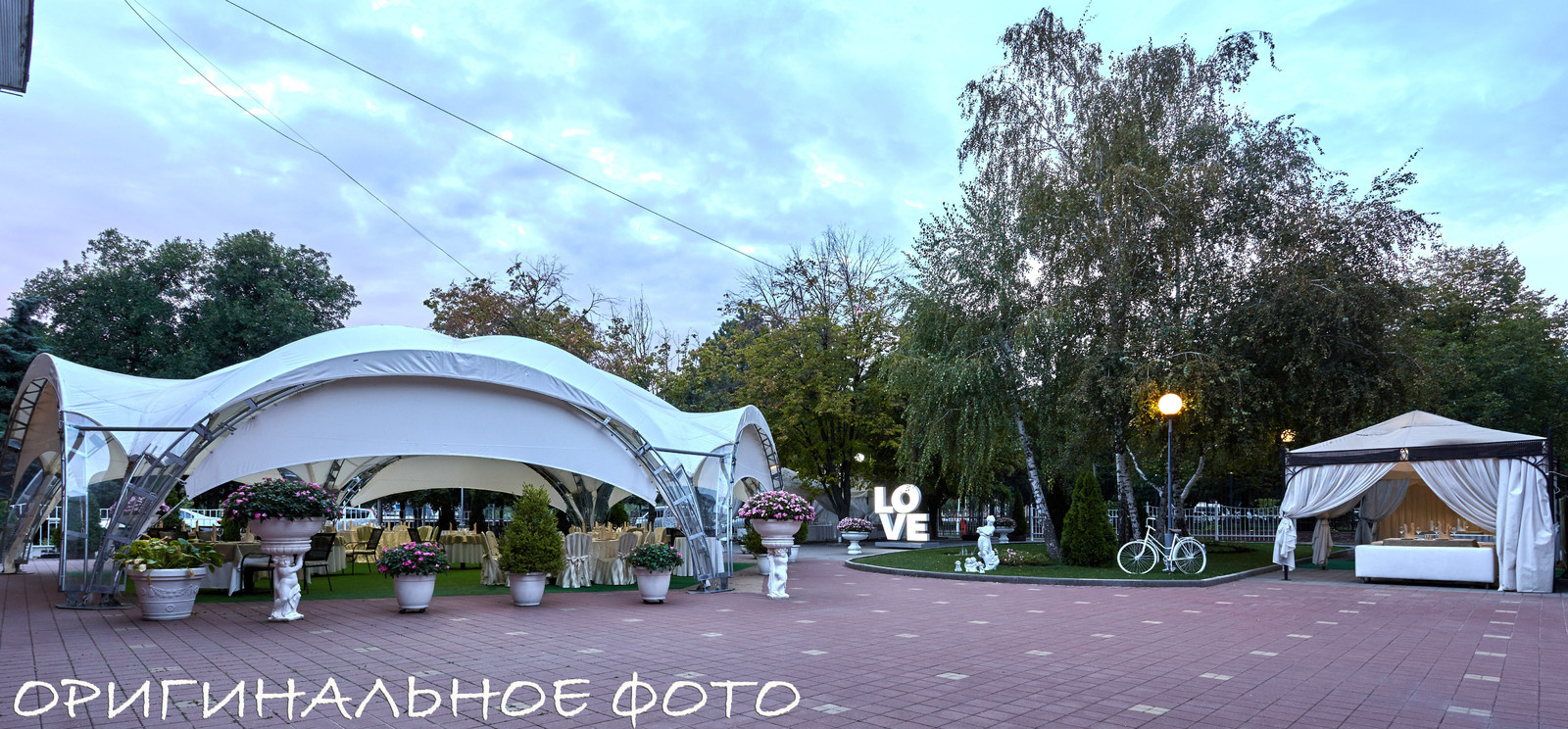 070 Светографика. Летний ресторан