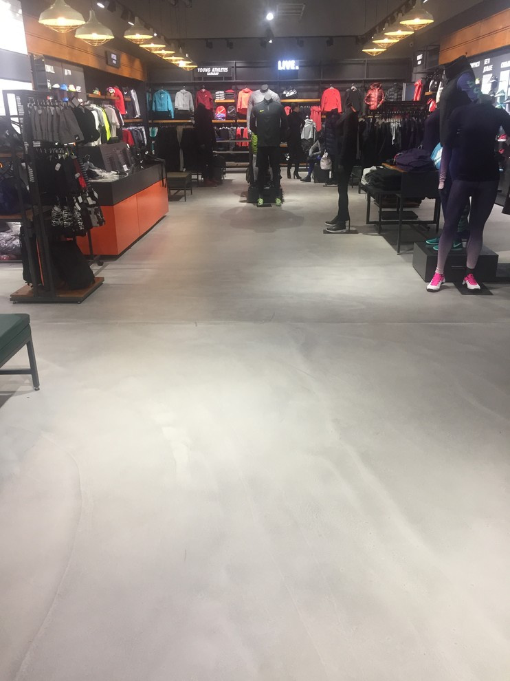 Pandomo Floor в магазине Nike в Алматы