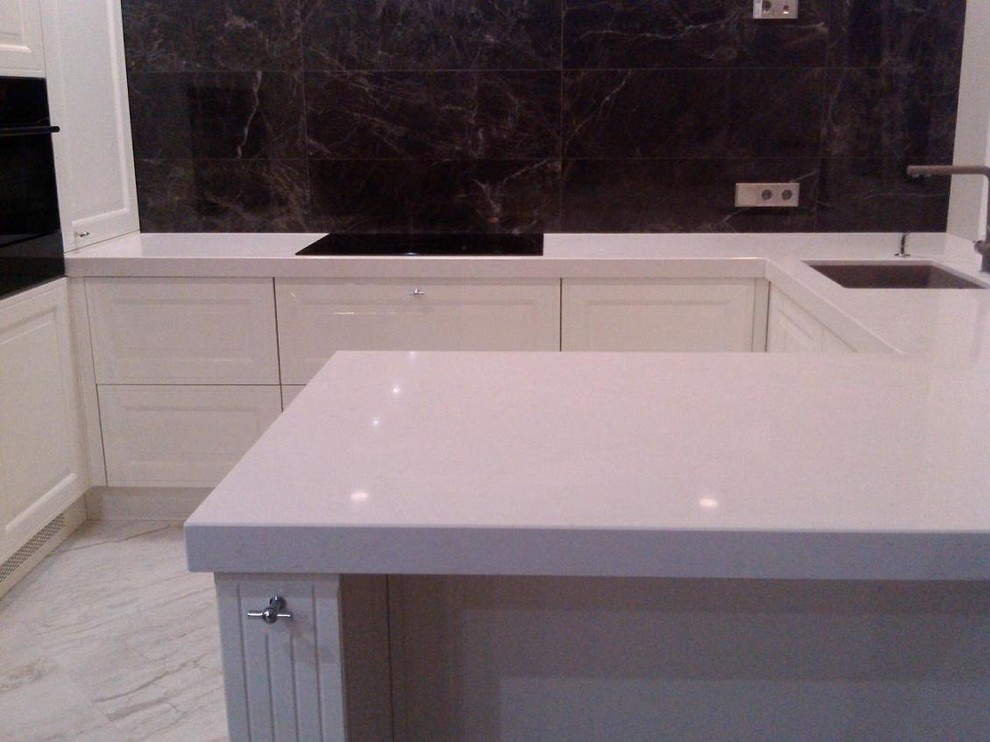 Кухонная столешница из кварцевого композита Caesarstone
