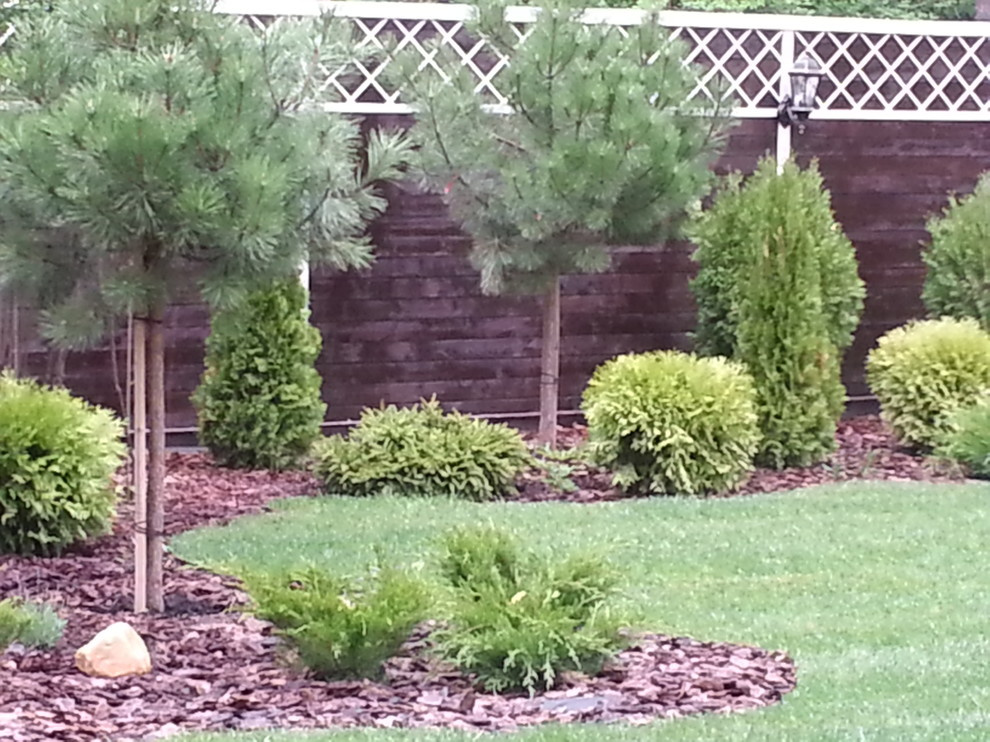 Хвойники с отсыпкой из коры