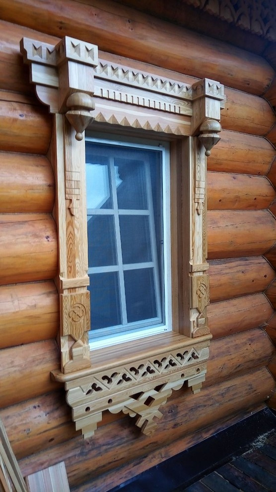 Русская усадьба. Родовое поместье. Резная обналичка оконных и дверных проемов