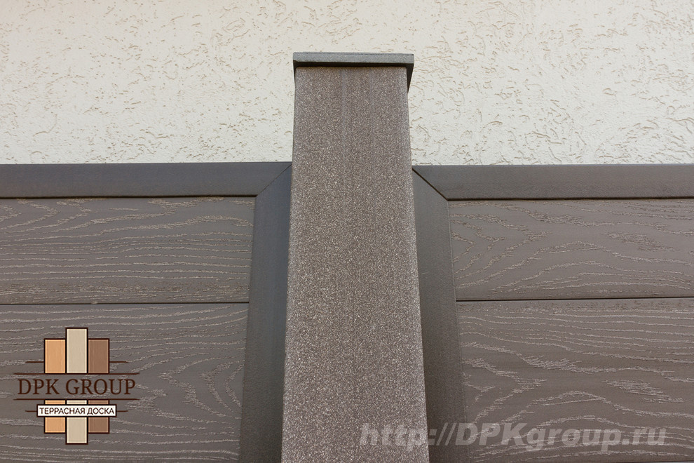 Забор из террасной доски, калитка, и автоматические ворота.