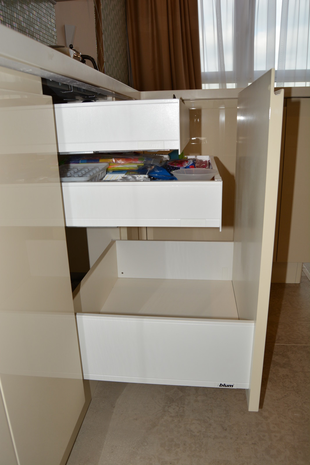 ЖК Одинбург Кухня глянец