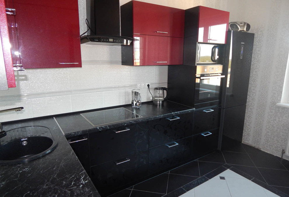 Кухни с окрашенными фасадами