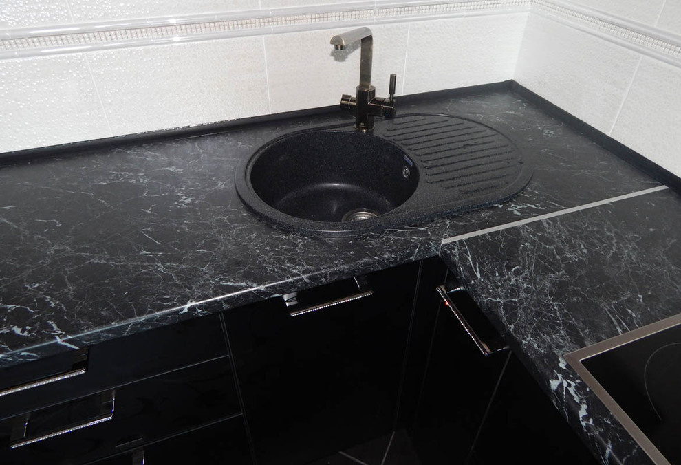 Кухни с окрашенными фасадами