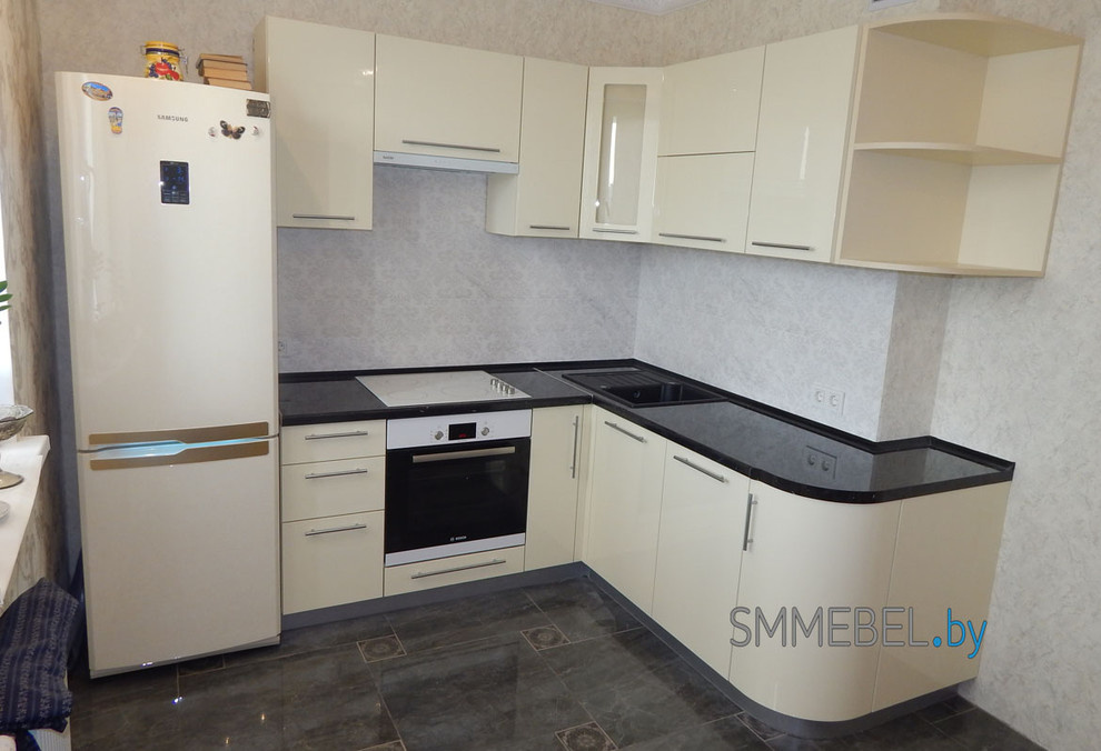 Кухни с окрашенными фасадами