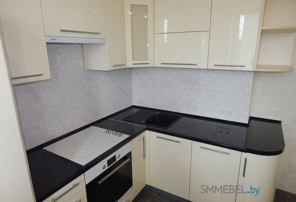 Кухни с окрашенными фасадами