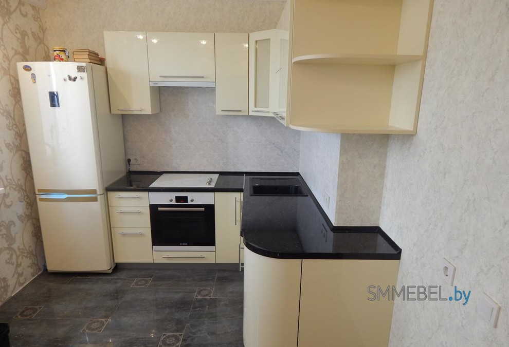 Кухни с окрашенными фасадами