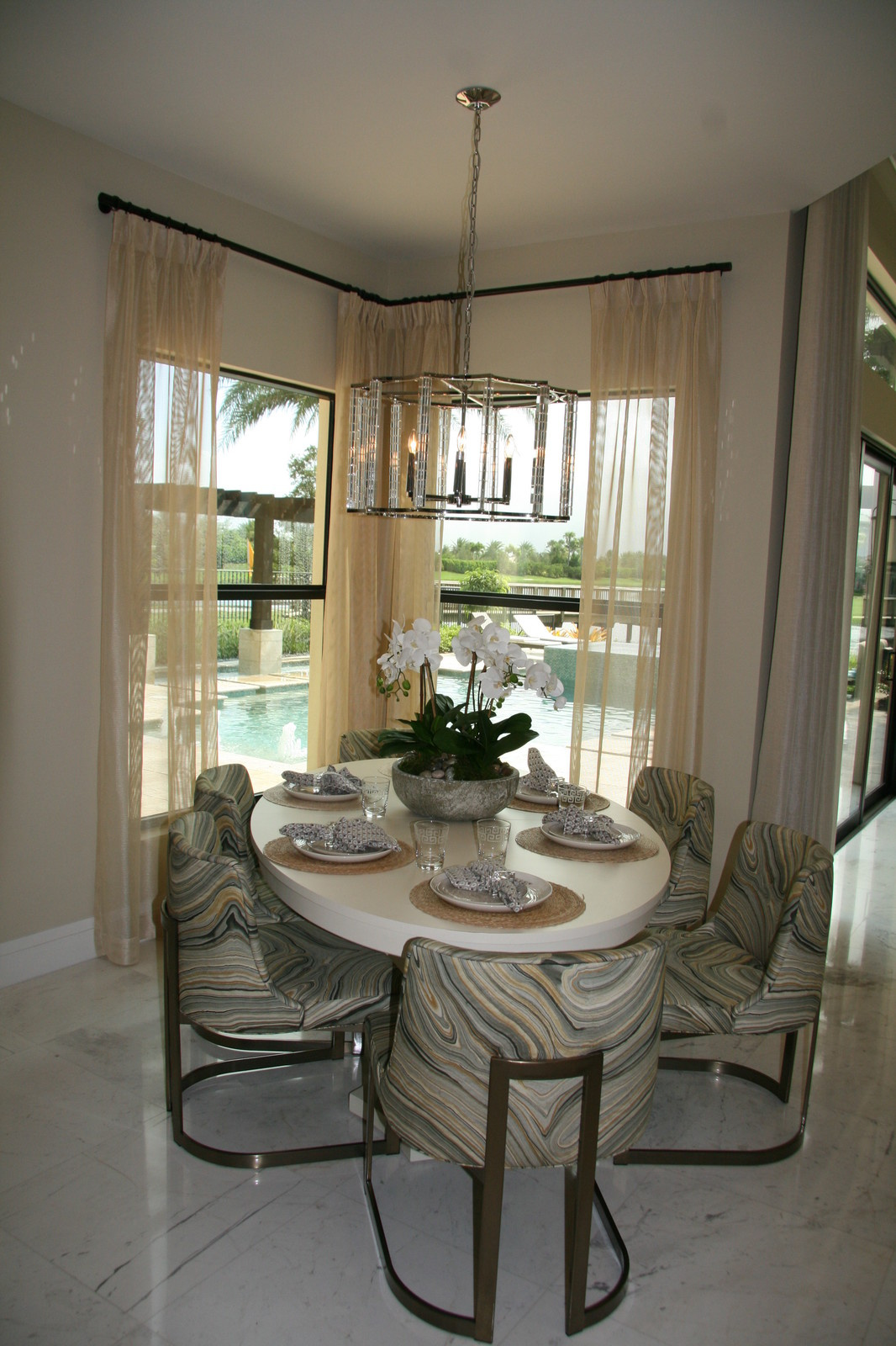 двухэтажный коттедж в мягком современном стиле