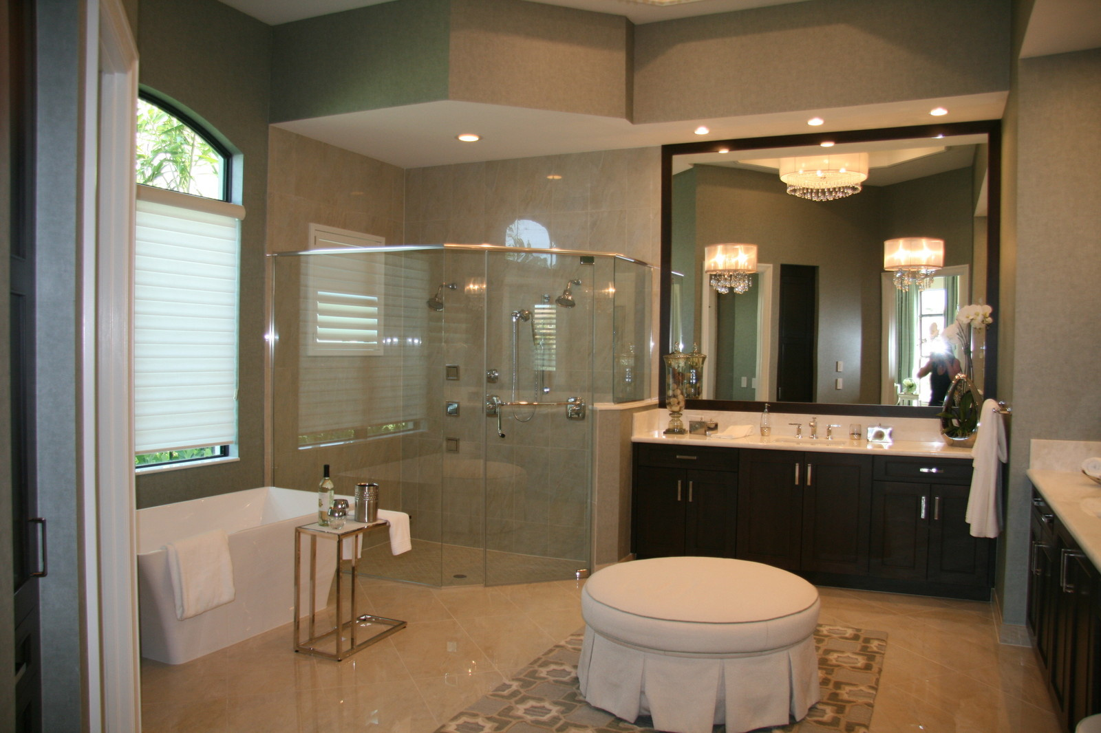 двухэтажный коттедж в мягком современном стиле