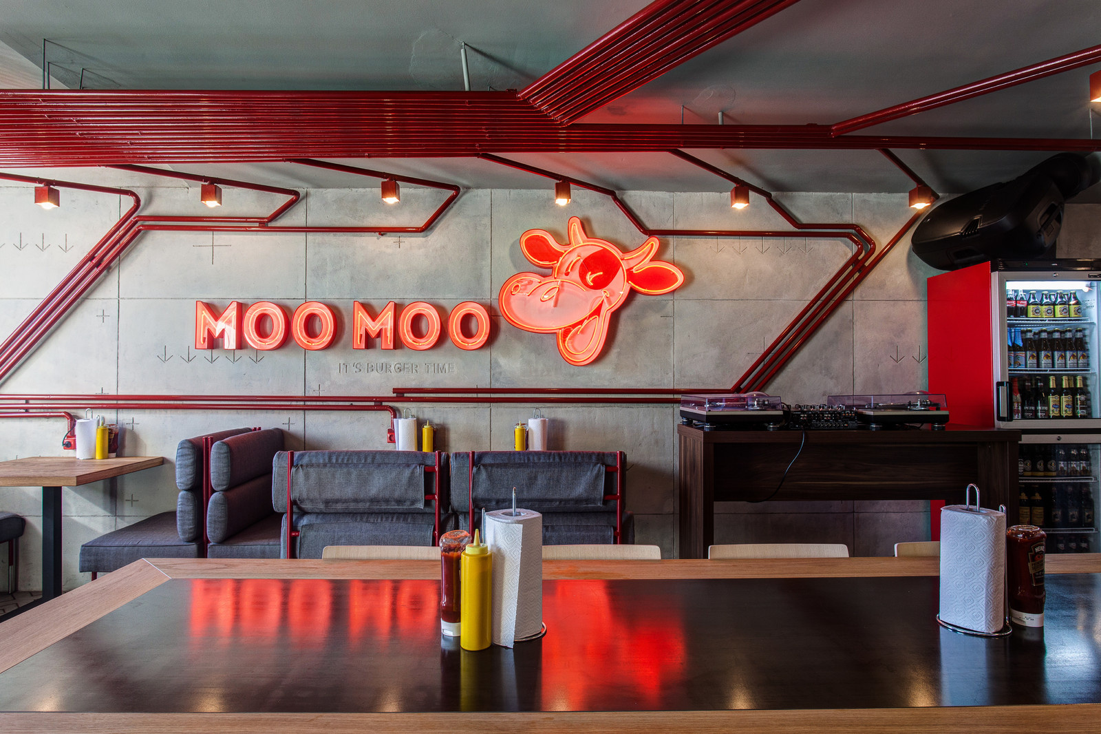 MOO-MOO BURGERS