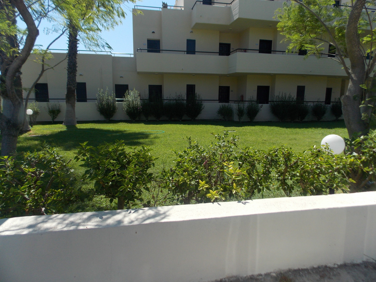 Клумбы в вашем дворе - просто, быстро и очень красиво! Канада Грин!