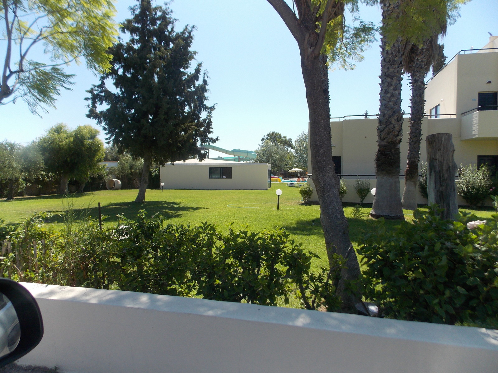 Клумбы в вашем дворе - просто, быстро и очень красиво! Канада Грин!